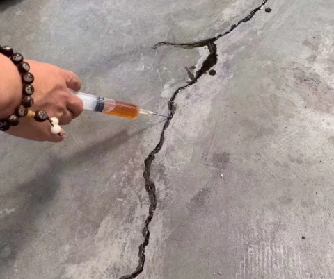 闻喜混凝土裂缝修补技术详解​